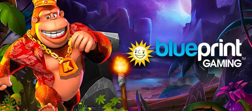 Blueprint Gaming logó dzsungeles háttérrel és aranyláncos gorillakarakterrel, vidám és kalandos kaszinójáték.
