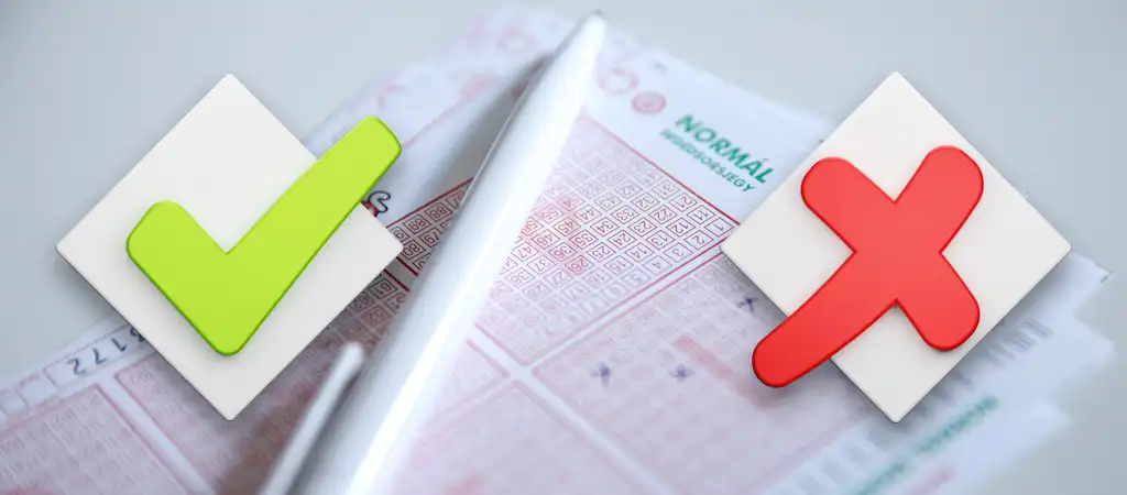 Lottószelvény zöld pipával és piros kereszt ikonokkal, amelyek az előnyöket és hátrányokat jelképezik.